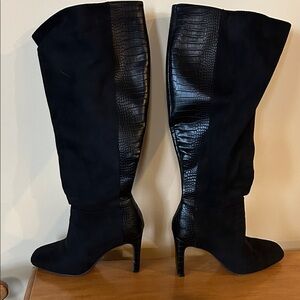 Elegant Black Croc-Embossed Heeled Boots